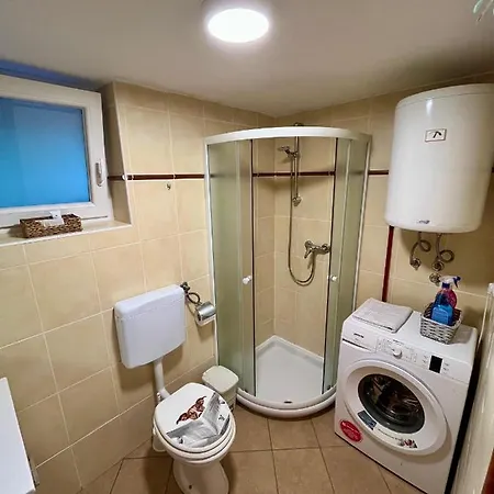 Tisa, Apartman *